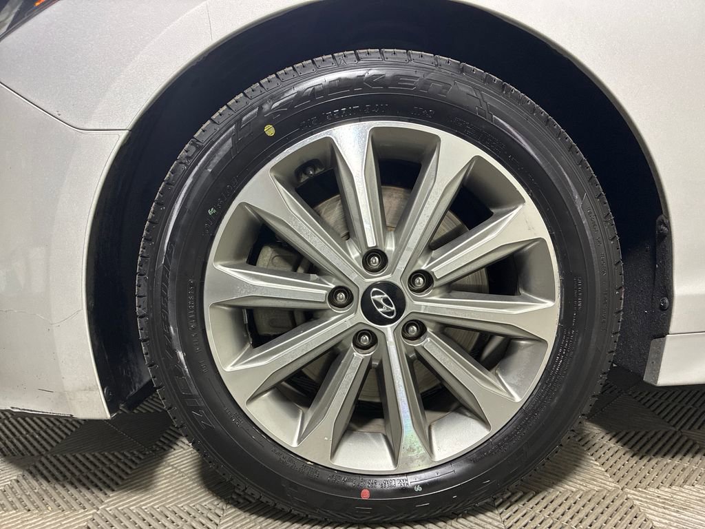 Used 2016 Hyundai Sonata Limited w/ Option Group 05 image 35