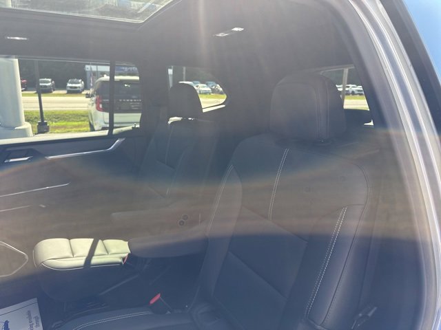 Used 2025 GMC Acadia Elevation w/ Elevation Premium Package image 16