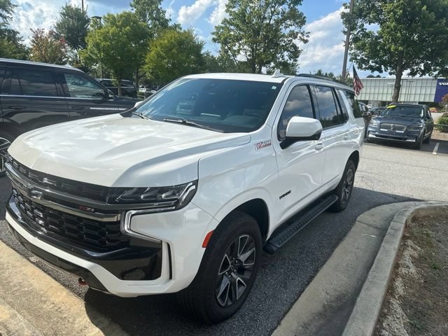 Used 2022 Chevrolet Tahoe Z71 w/ Luxury Package AWD/4WD image 3