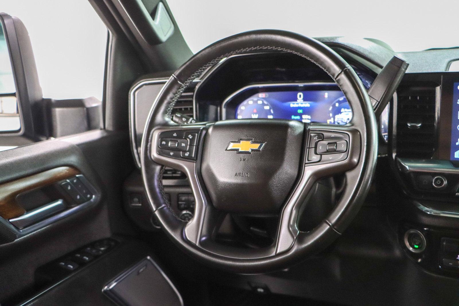 Used 2024 Chevrolet Silverado 3500 High Country w/ High Country Premium Package AWD/4WD image 13
