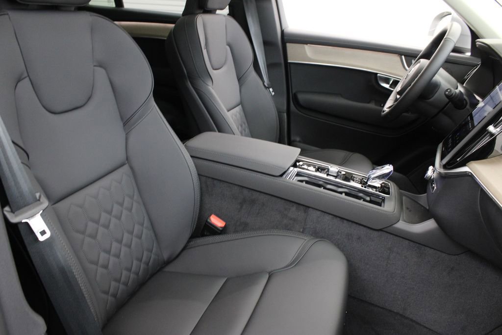 New 2026 Volvo XC90 B6 Plus w/ Protection Package AWD/4WD image 25