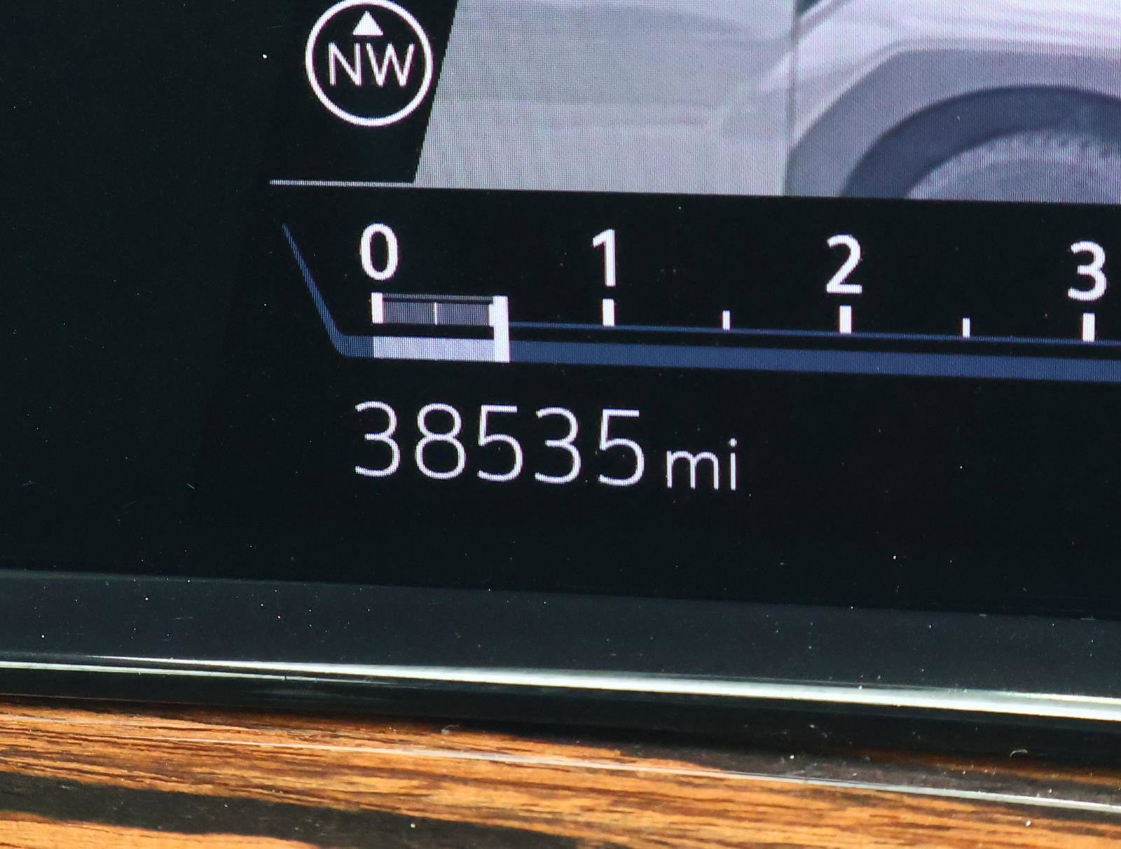 Used 2024 Cadillac Escalade ESV Luxury image 35