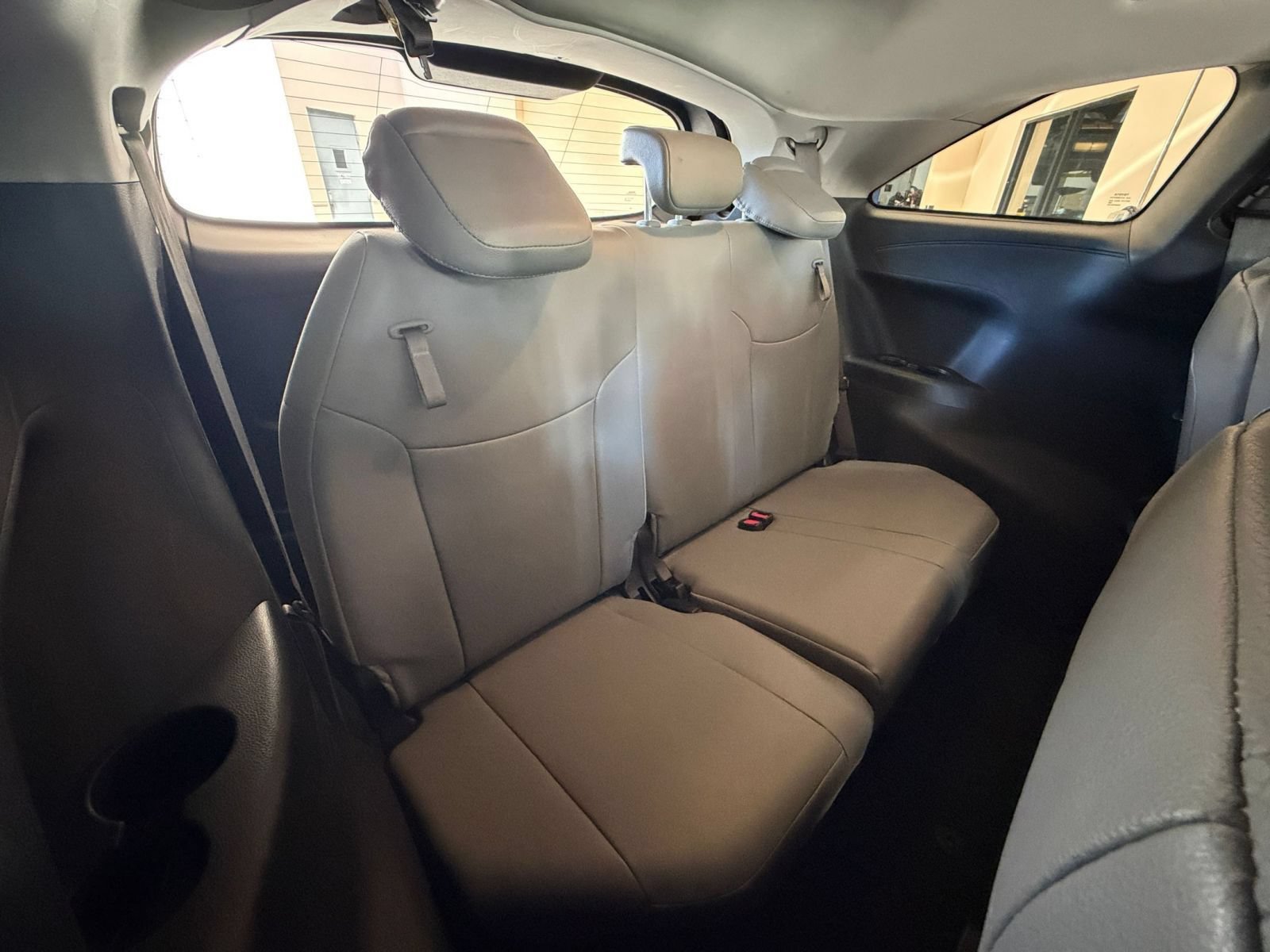 Used 2025 Toyota Sienna XLE FWD image 26