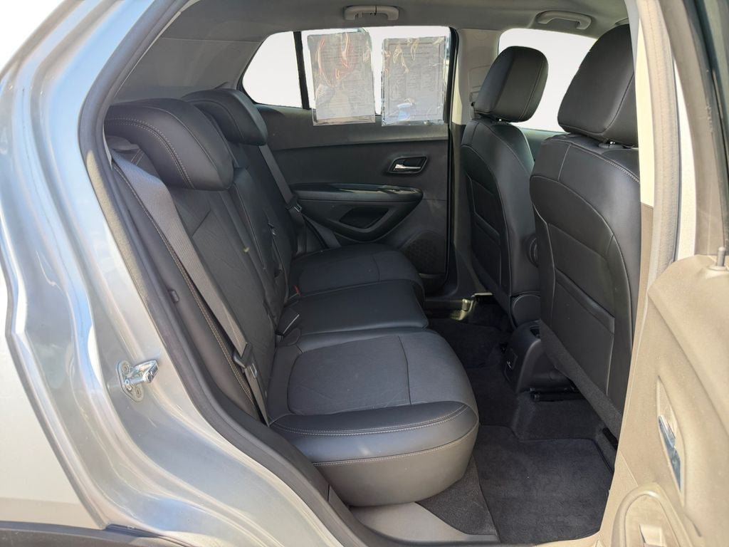 Used 2022 Chevrolet Trax LT w/ LT Convenience Package AWD/4WD image 23