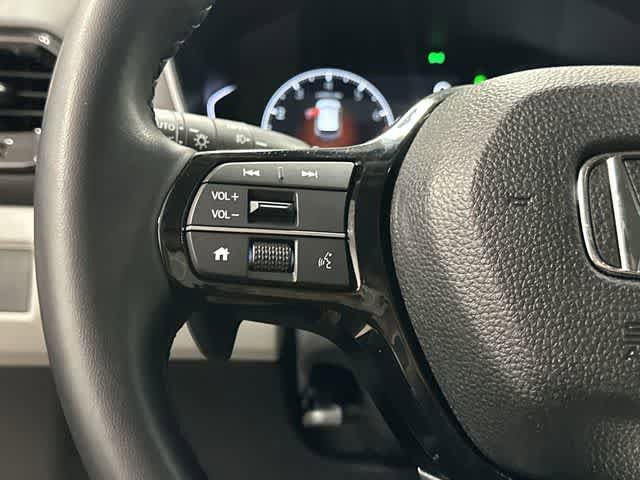 Used 2025 Honda Pilot Touring image 17