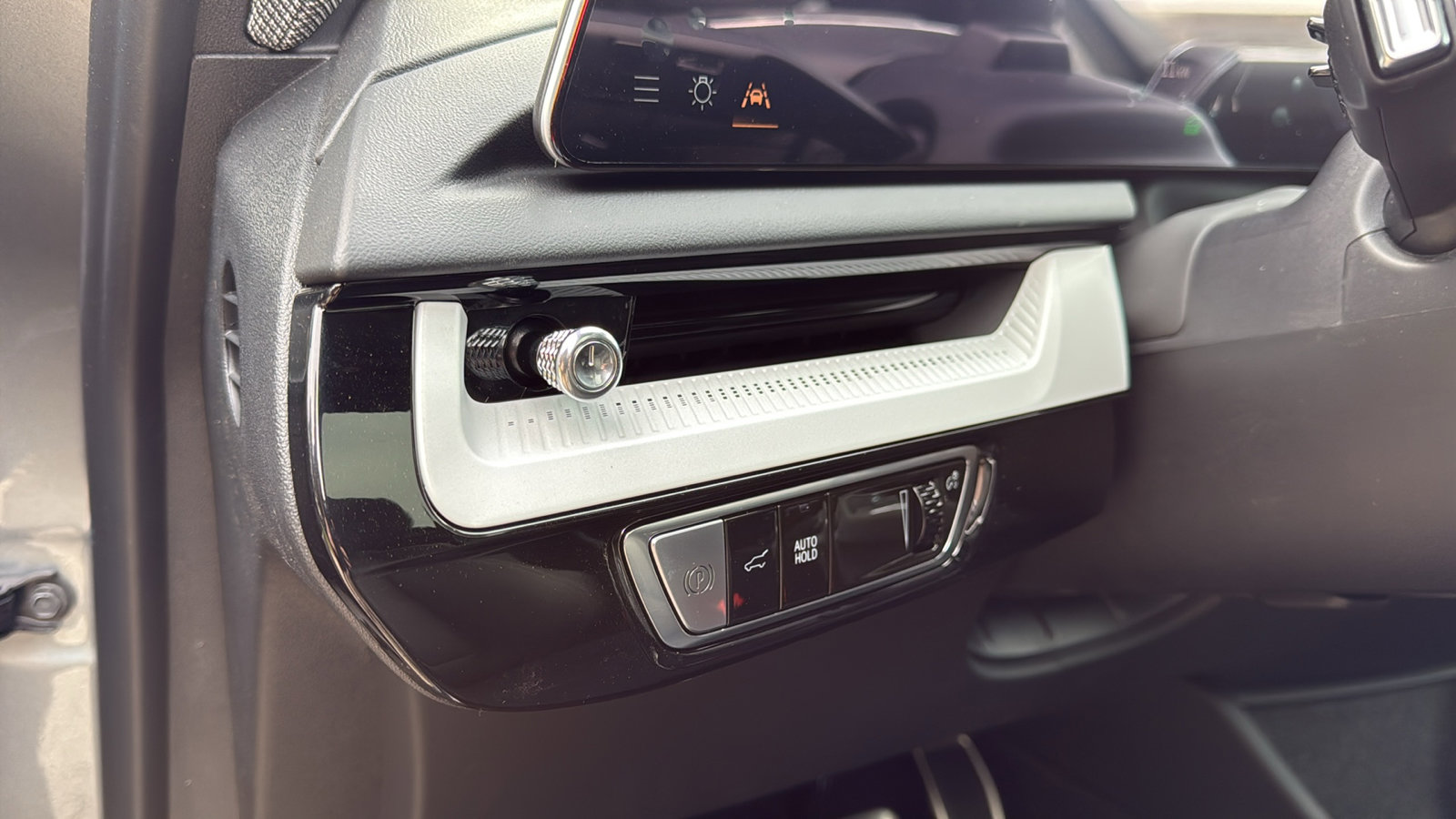 New 2026 Cadillac Optiq Luxury 1 image 12