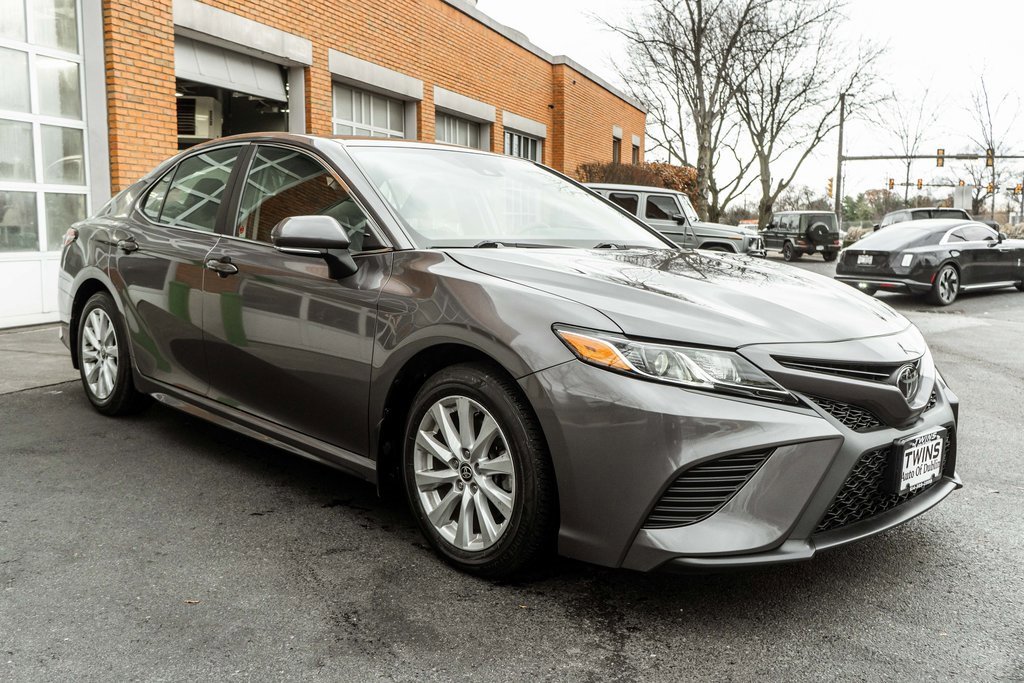 Used 2020 Toyota Camry SE image 5