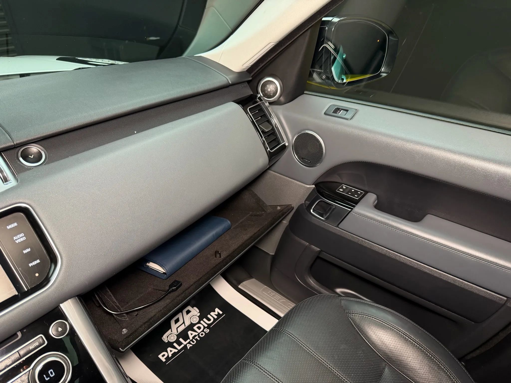 Used 2014 Land Rover Range Rover Sport Supercharged image 53