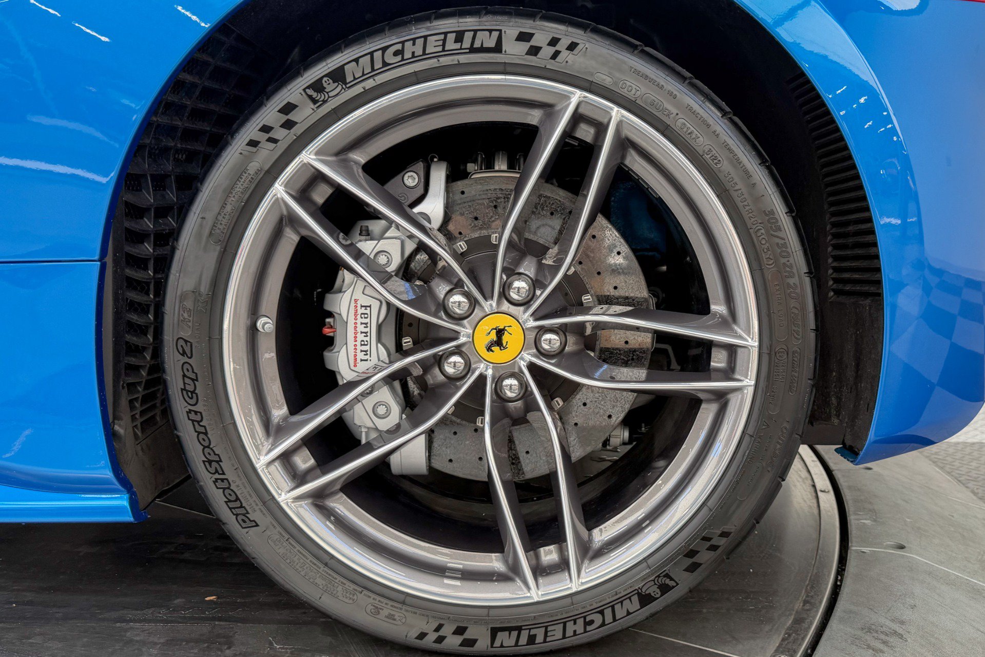 Used 2018 Ferrari 488 Spider RWD image 12