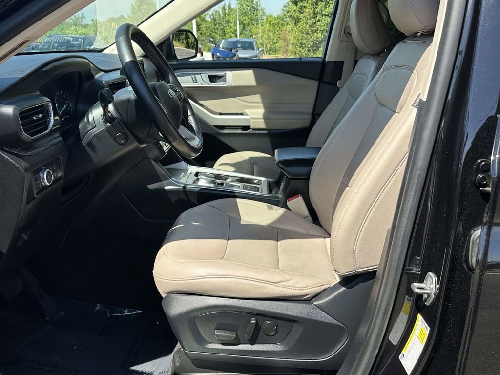 Used 2021 Ford Explorer Limited w/ Equipment Group 301A RWD image 4
