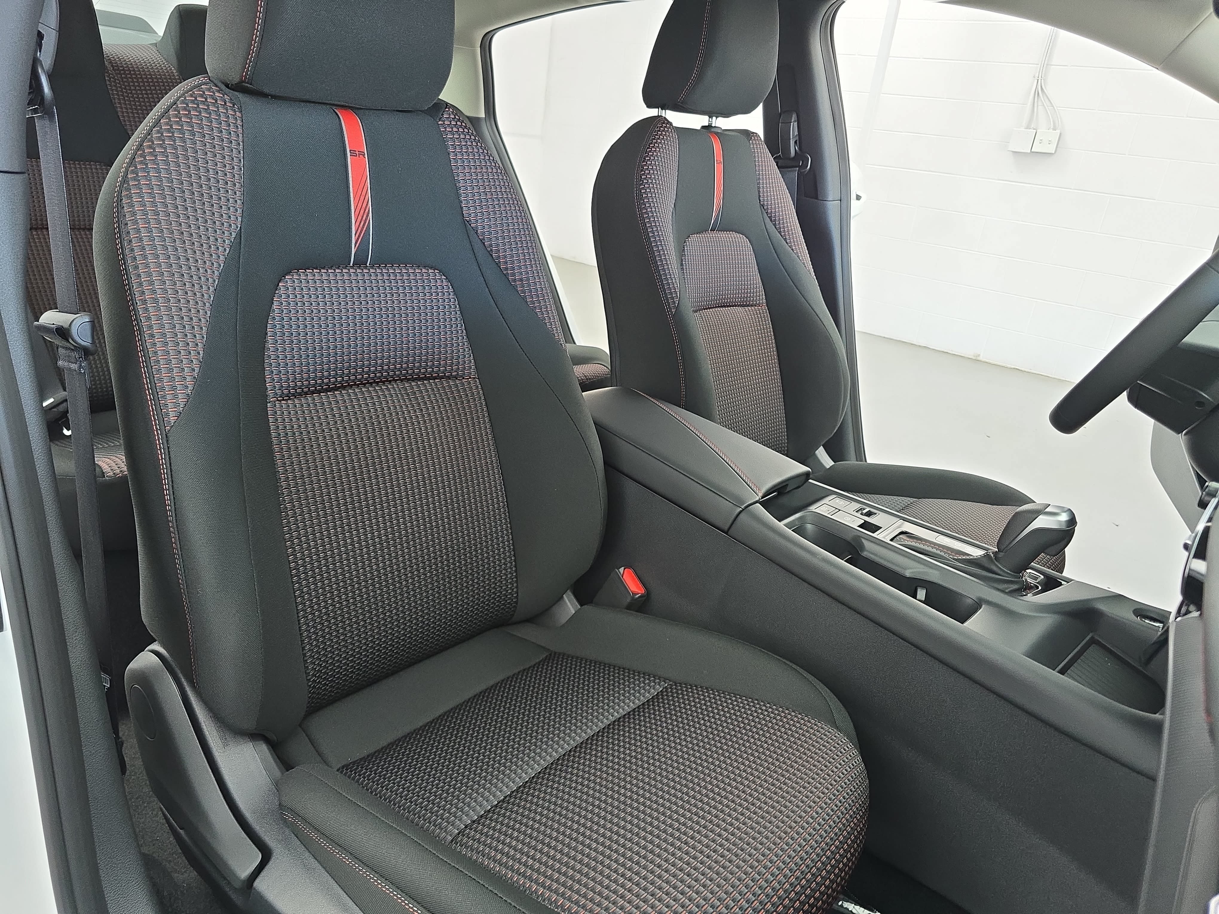 New 2026 Nissan Sentra SR w/ Floor Mat Package FWD image 10