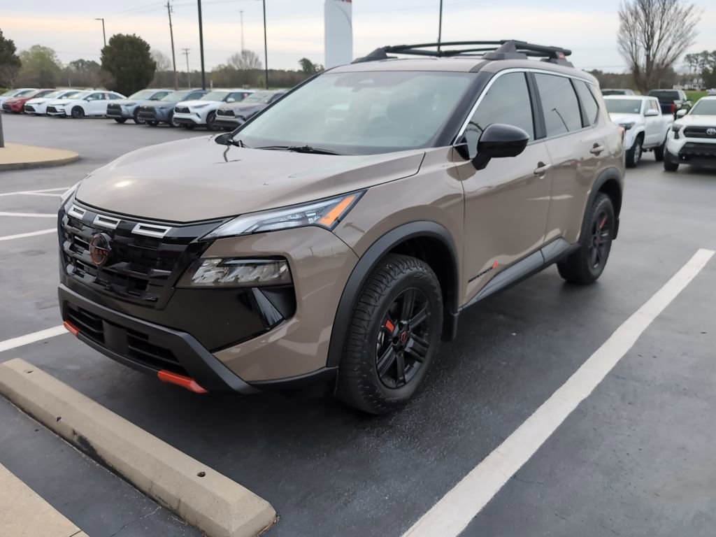 Used 2025 Nissan Rogue SV video 1