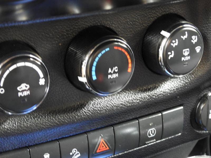 Used 2013 Jeep Wrangler Sahara w/ Connectivity Group AWD/4WD image 48