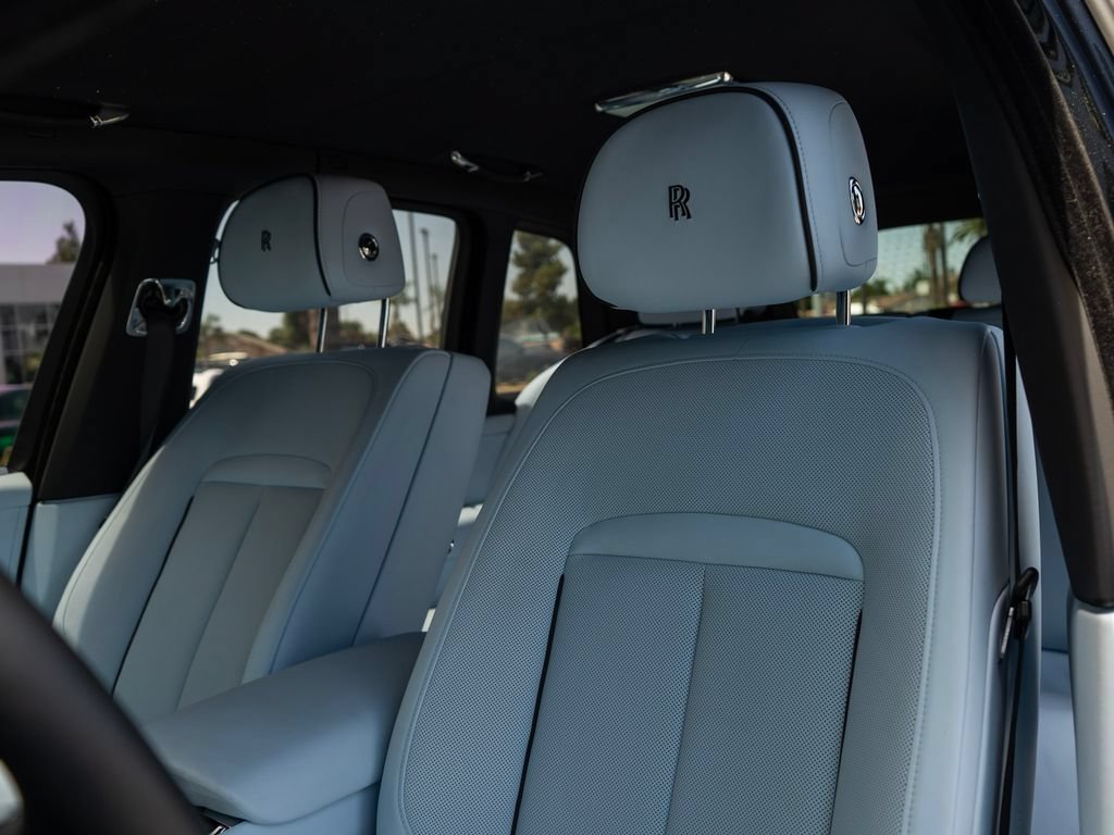 Used 2026 Rolls-Royce Cullinan AWD/4WD image 4