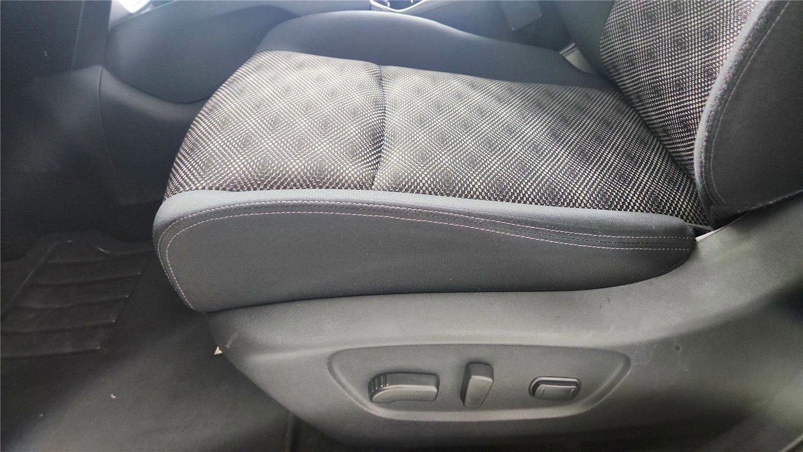 Used 2022 Nissan Rogue Sport SV image 29