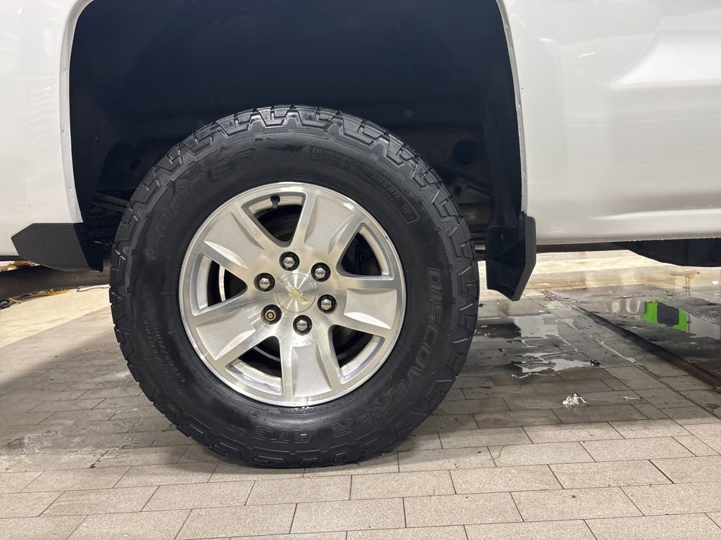Used 2018 Chevrolet Silverado 1500 LT w/ All Star Edition image 27