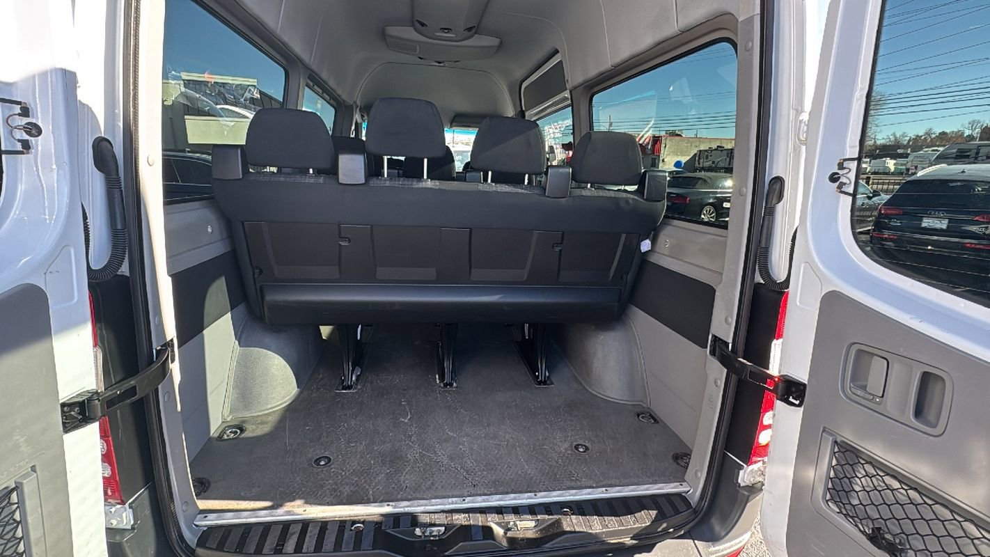 Used 2014 Mercedes-Benz Sprinter 2500 image 25