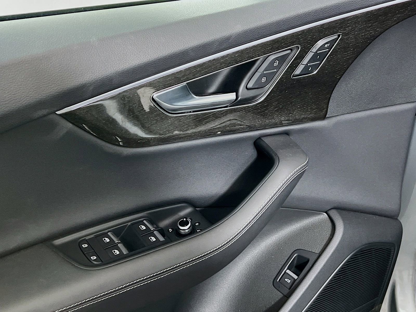 Used 2025 Audi Q7 3.0T Premium Plus image 21