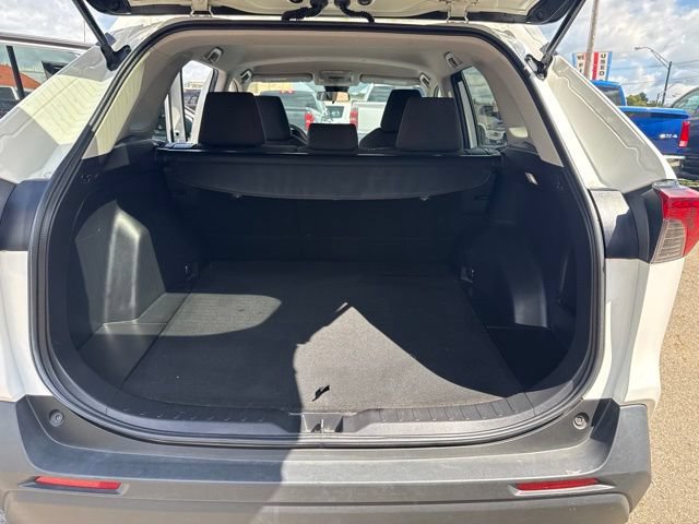 Used 2022 Toyota RAV4 LE w/ Carpet Mat Package (TMS) FWD image 11