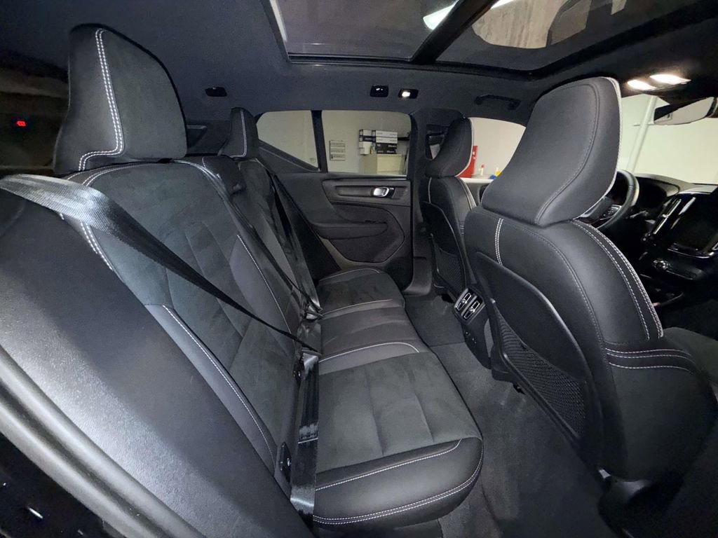 Used 2024 Volvo XC40 B5 Ultimate w/ Protection Package Premier AWD/4WD image 16