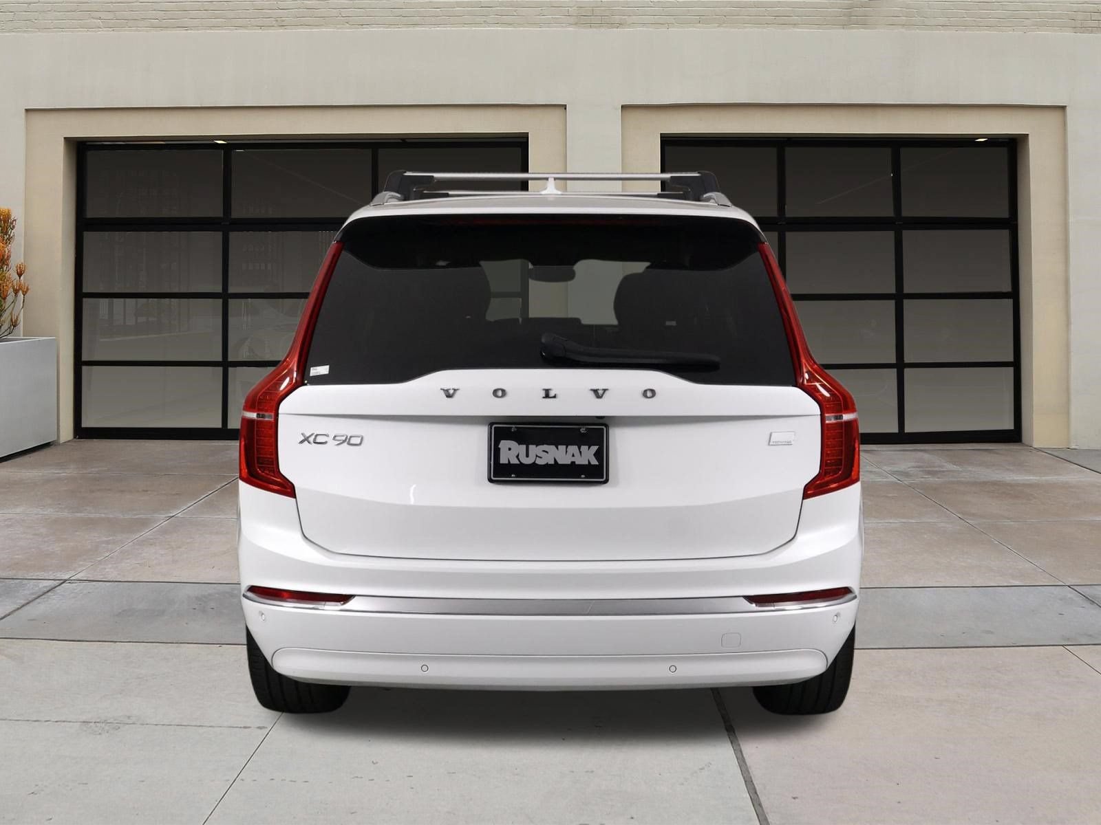 Certified 2023 Volvo XC90 T8 Plus AWD/4WD image 5