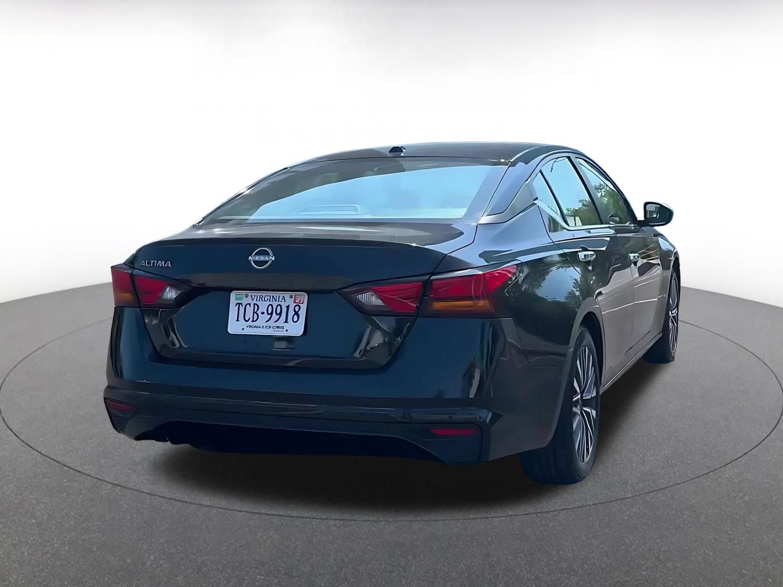 Used 2025 Nissan Altima 2.5 SV FWD image 15