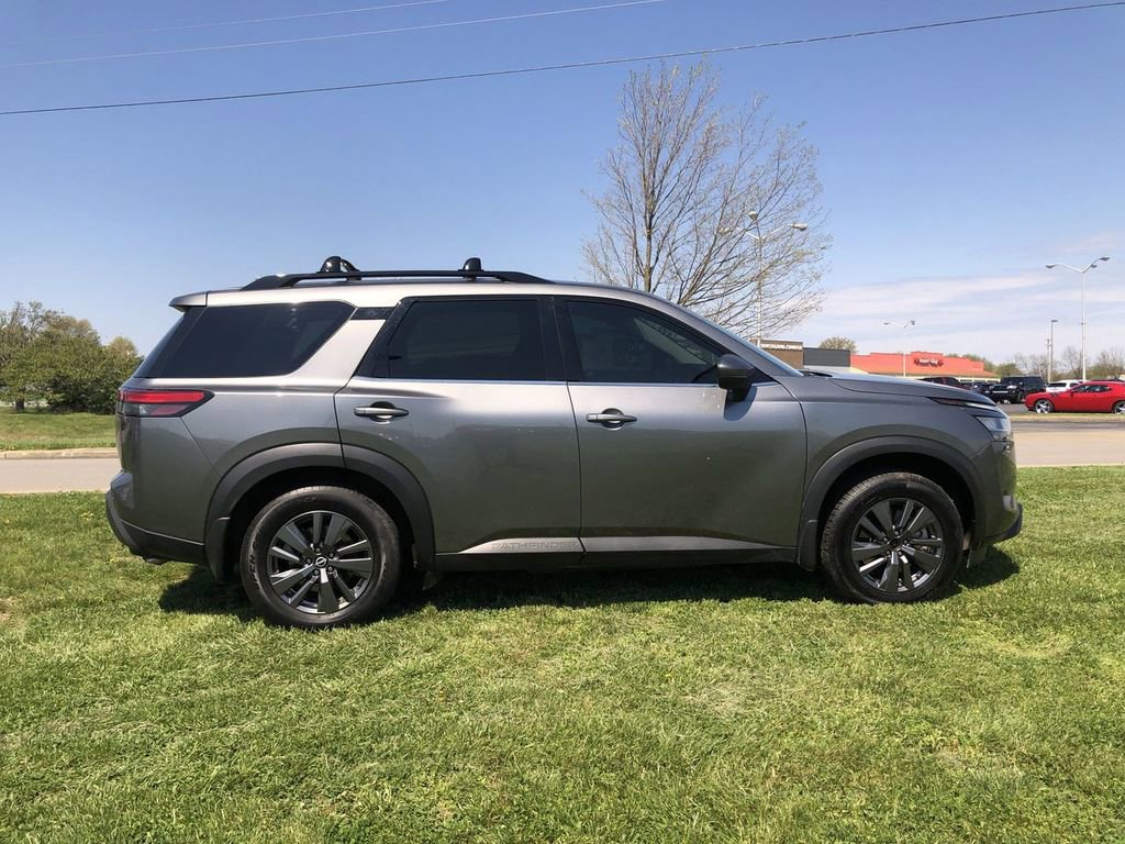 Used 2022 Nissan Pathfinder SV image 14