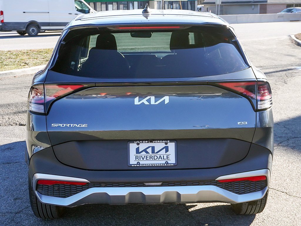 Used 2025 Kia Sportage LX image 11