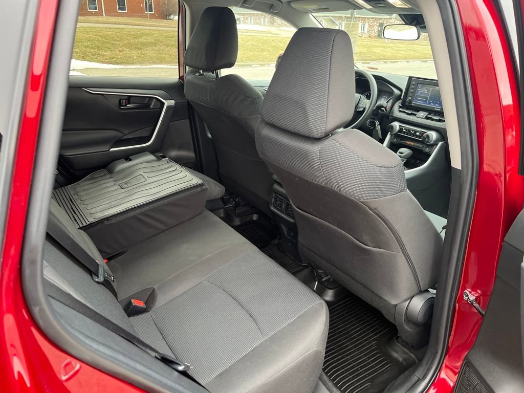 Used 2022 Toyota RAV4 LE image 23