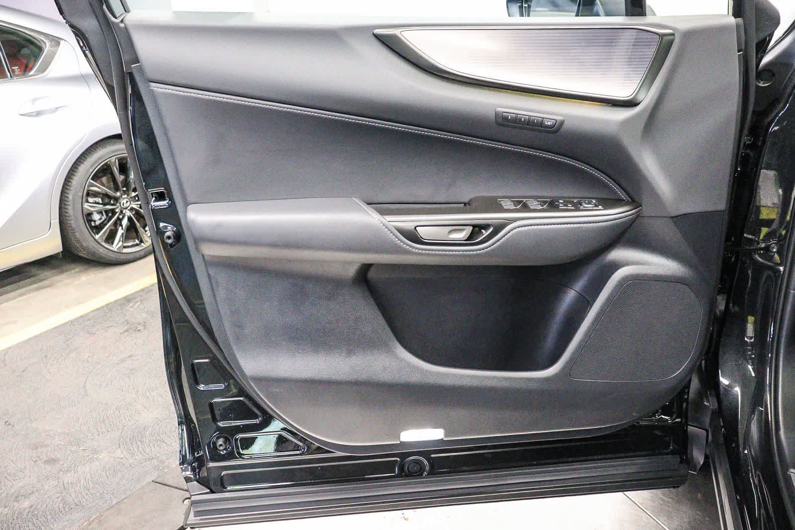 Used 2026 Lexus NX 450h+ F Sport AWD/4WD image 23