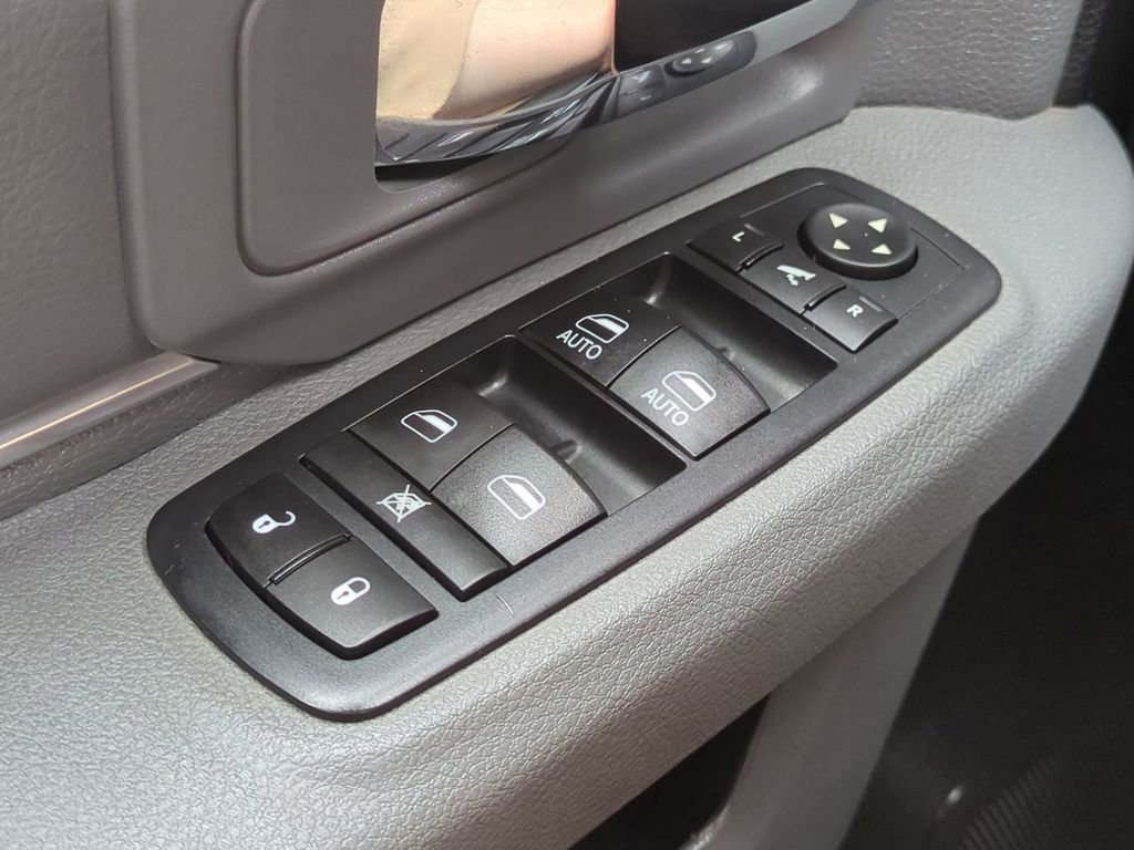 Used 2017 RAM 2500 Big Horn image 23