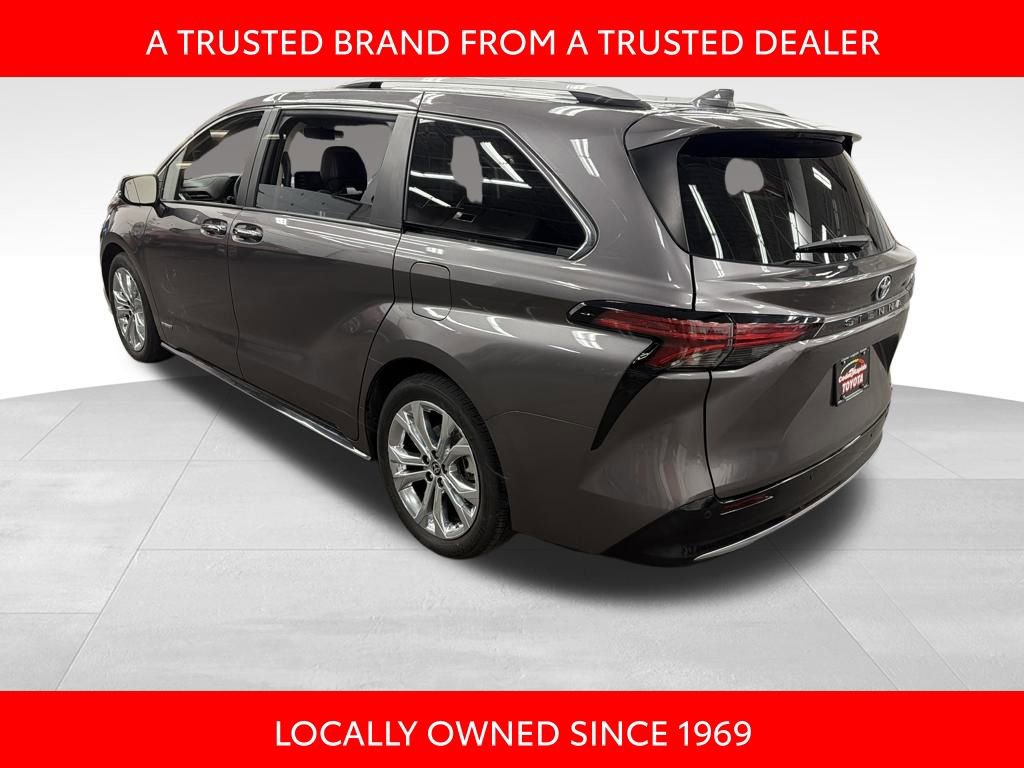 Certified 2021 Toyota Sienna Platinum image 4