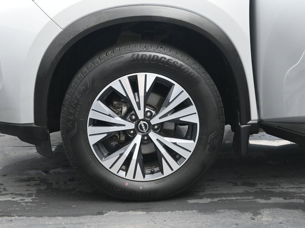 Used 2023 Nissan Rogue SV image 36