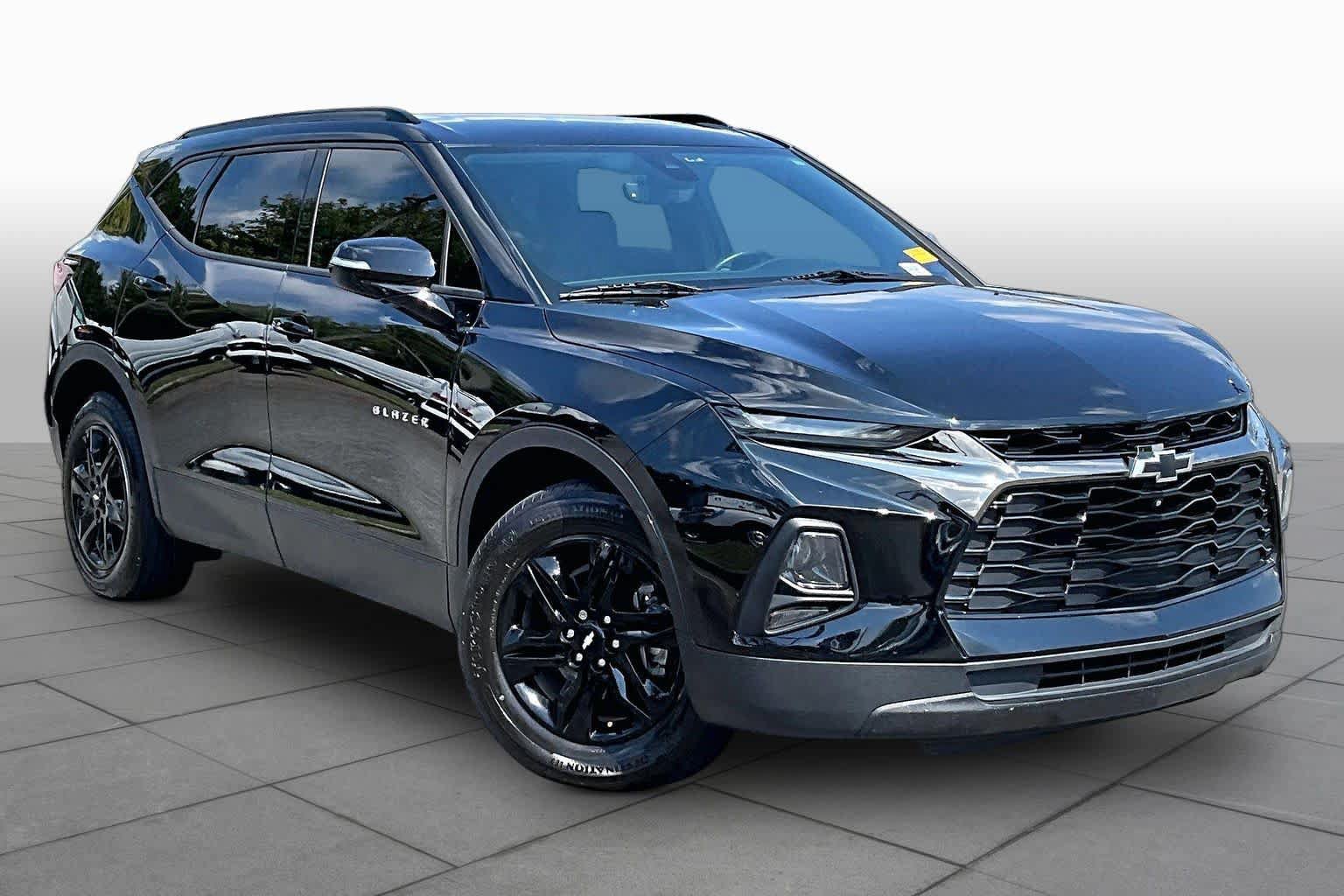 Used 2019 Chevrolet Blazer LT w/ Sound & Technology Package FWD image 3