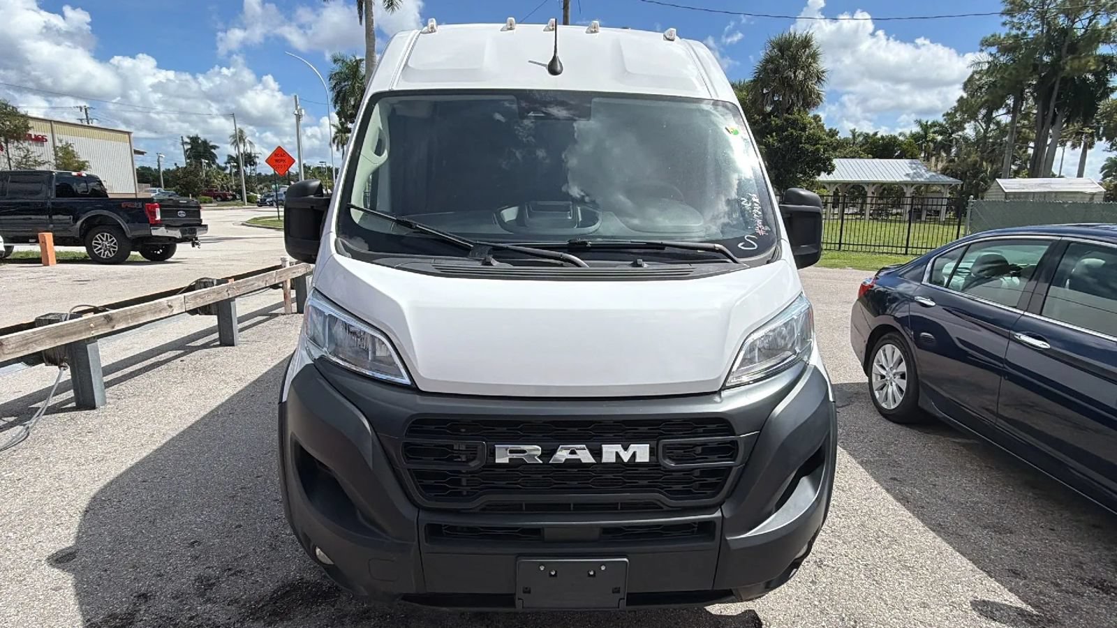 Used 2025 RAM ProMaster 2500 w/ Convenience Group FWD image 1
