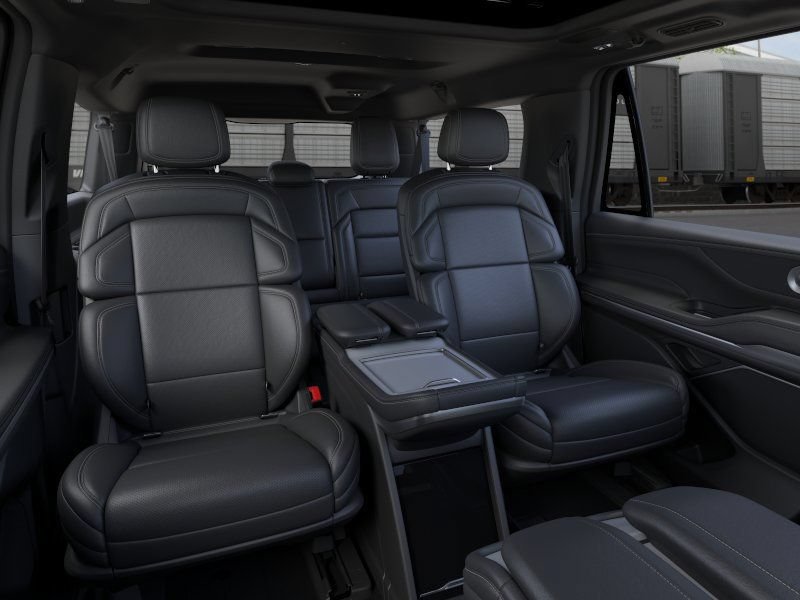 New 2026 Lincoln Navigator L Reserve w/ Jet Appearance Package AWD/4WD image 11