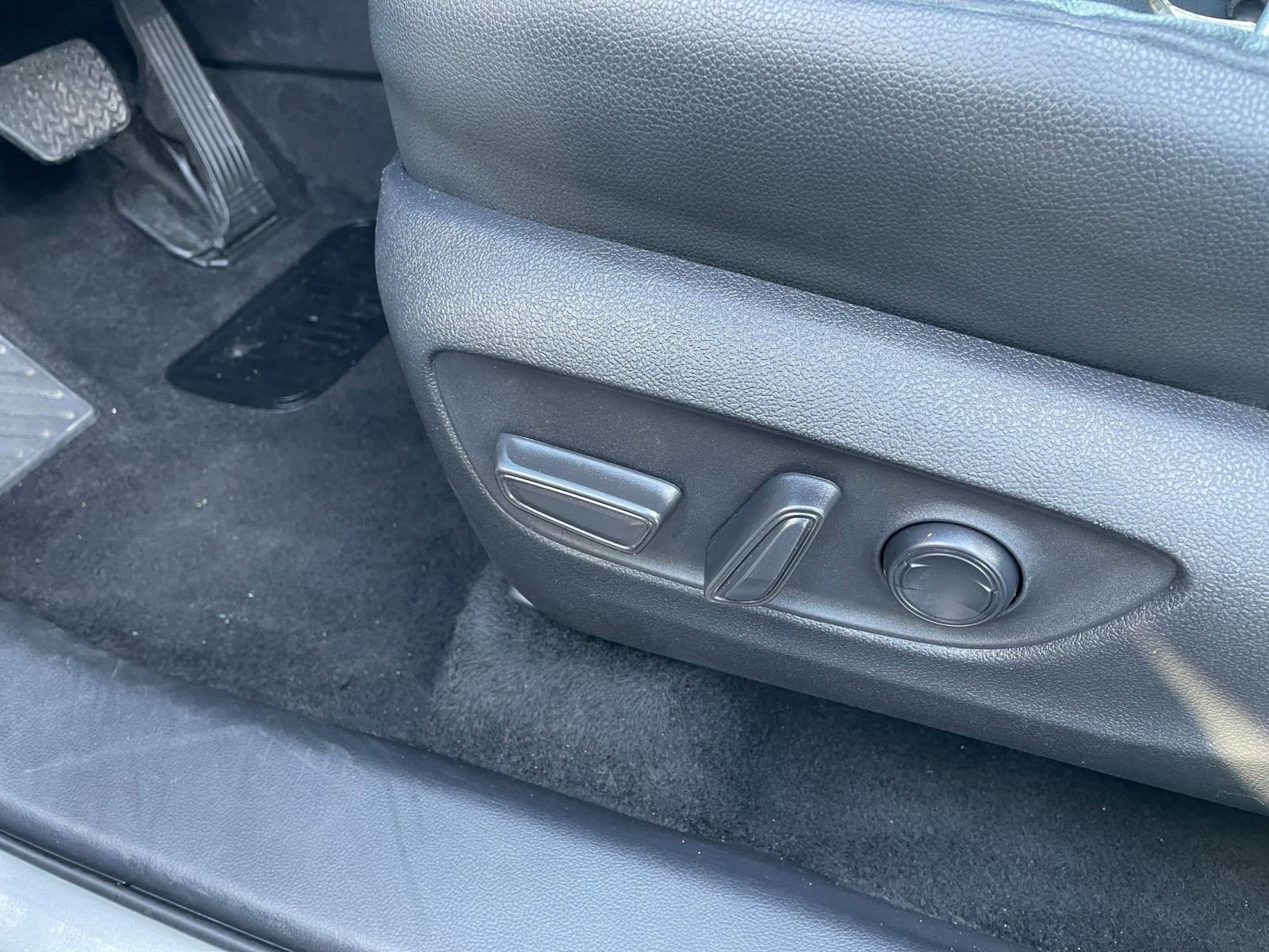 Used 2025 Toyota Grand Highlander FWD image 23