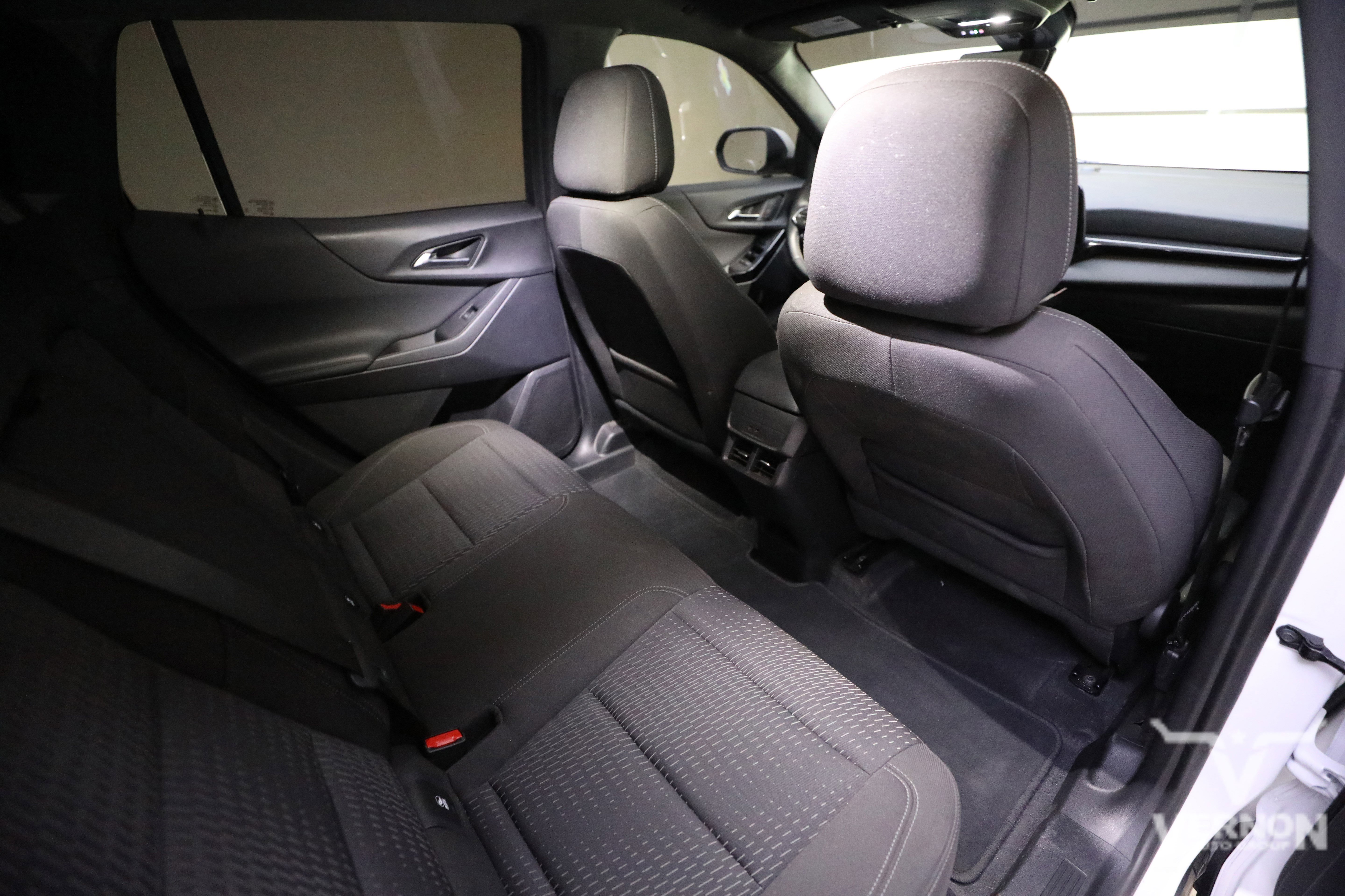 Used 2025 Chevrolet Equinox LT w/ Safety and Technology Package image 12