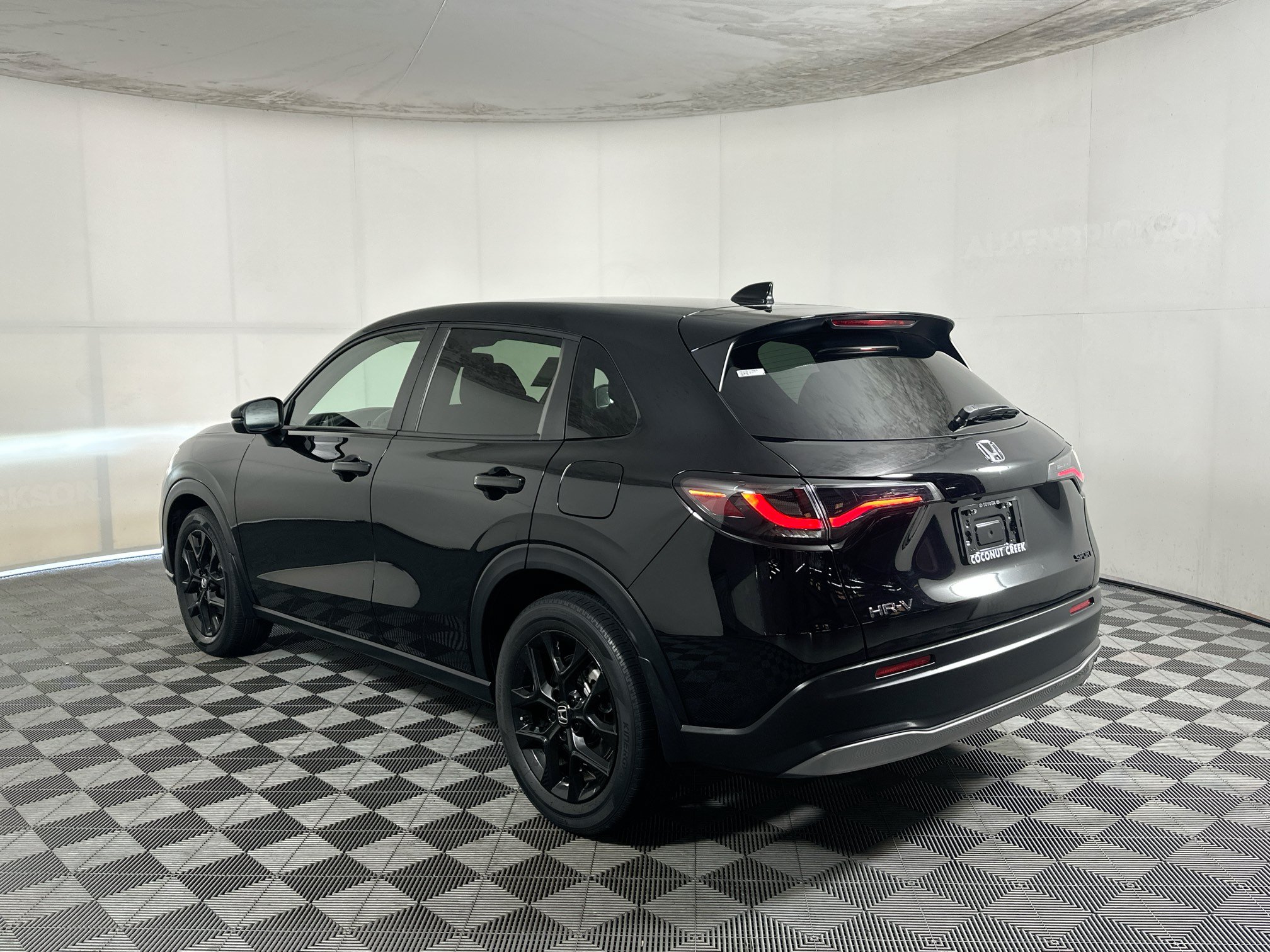 Used 2025 Honda HR-V Sport image 5
