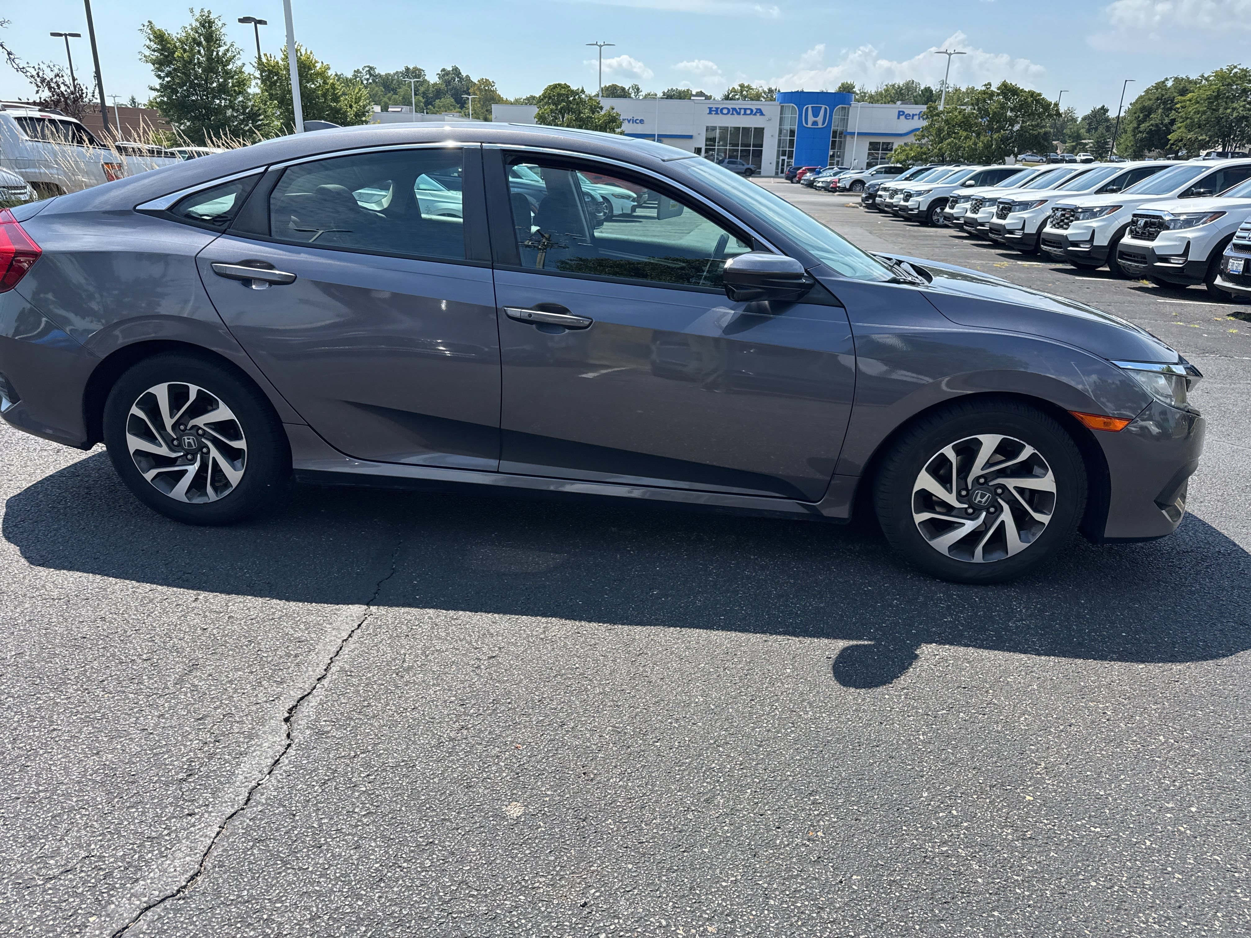 Used 2018 Honda Civic EX image 26
