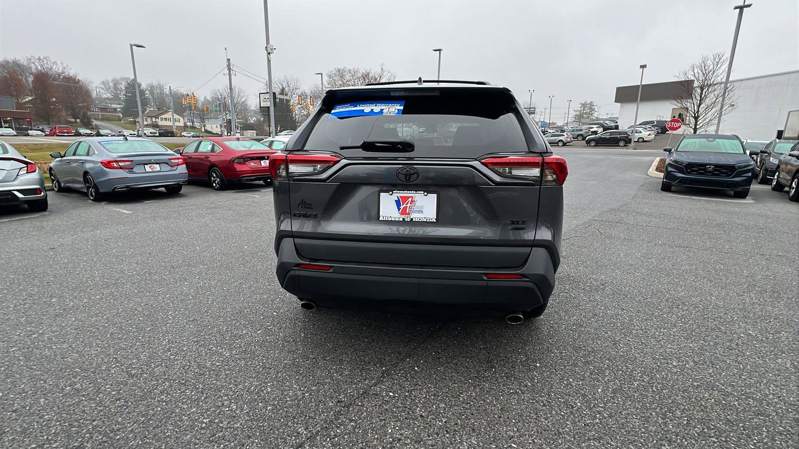 Used 2021 Toyota RAV4 XLE image 5