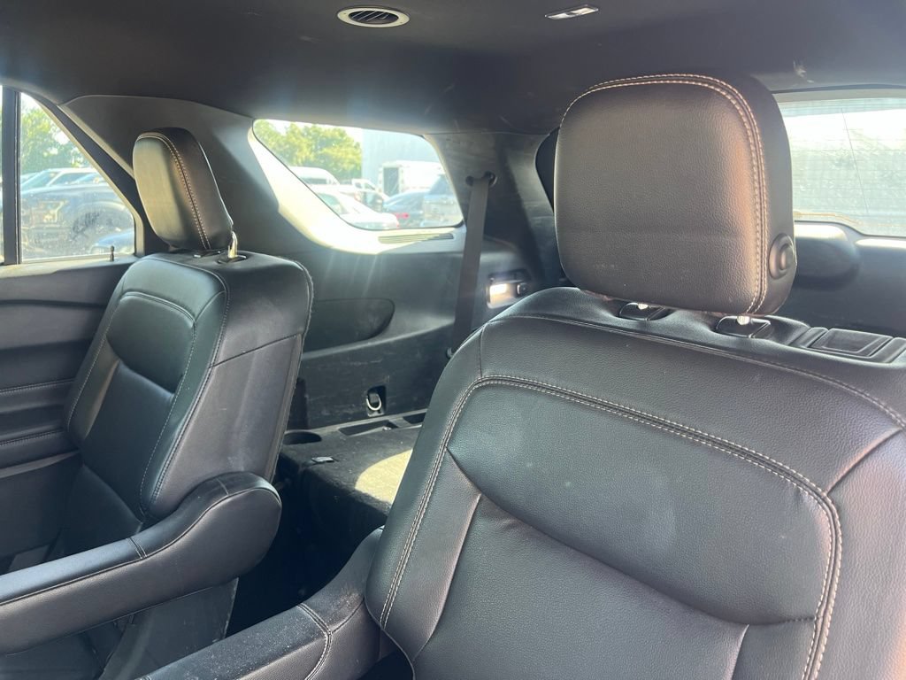 Used 2020 Ford Explorer XLT w/ Equipment Group 202A RWD image 11