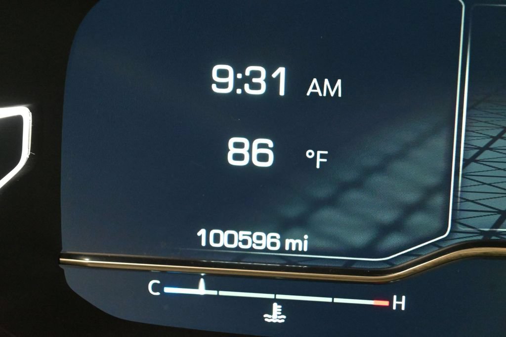 Used 2022 GMC Yukon XL Denali AWD/4WD image 2