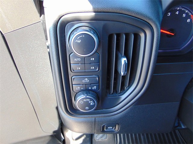 Used 2022 Chevrolet Silverado 1500 Custom Trail Boss image 17