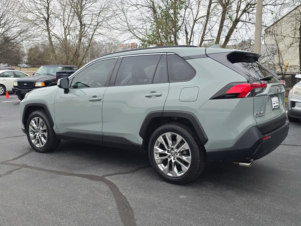 Used 2019 Toyota RAV4 XLE Premium image 5