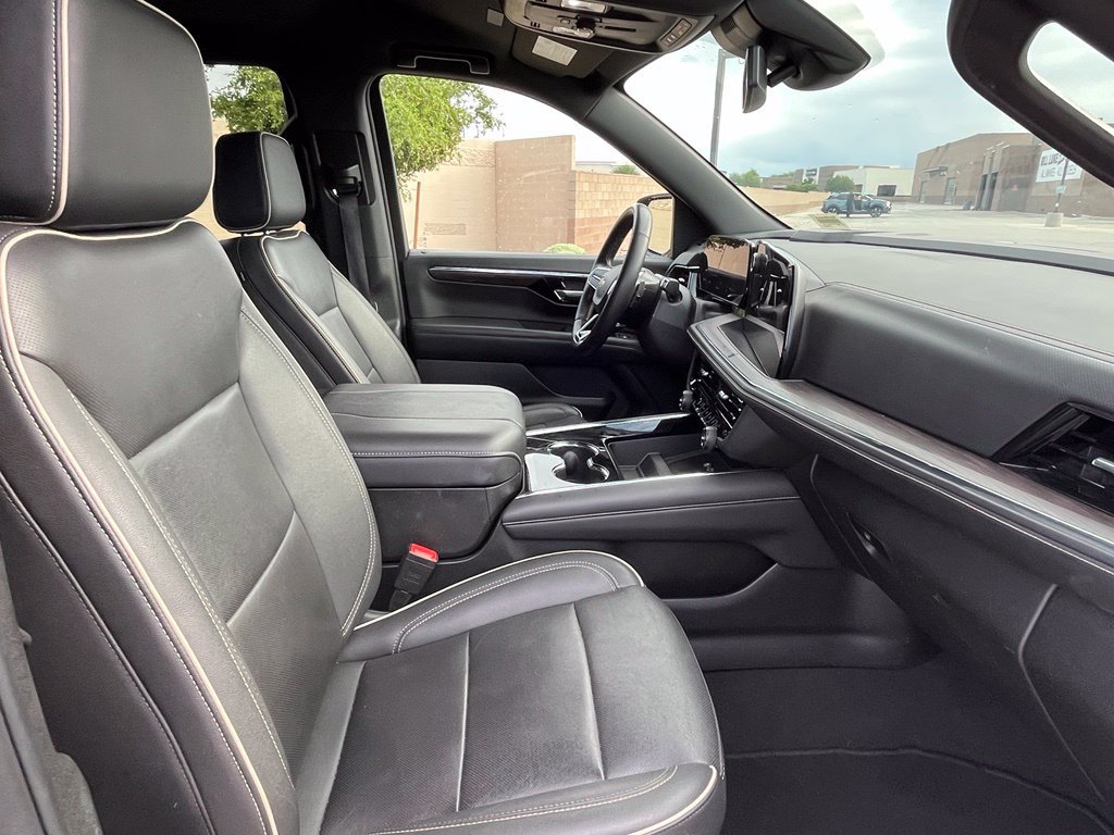 Used 2025 Chevrolet Tahoe Premier AWD/4WD image 20