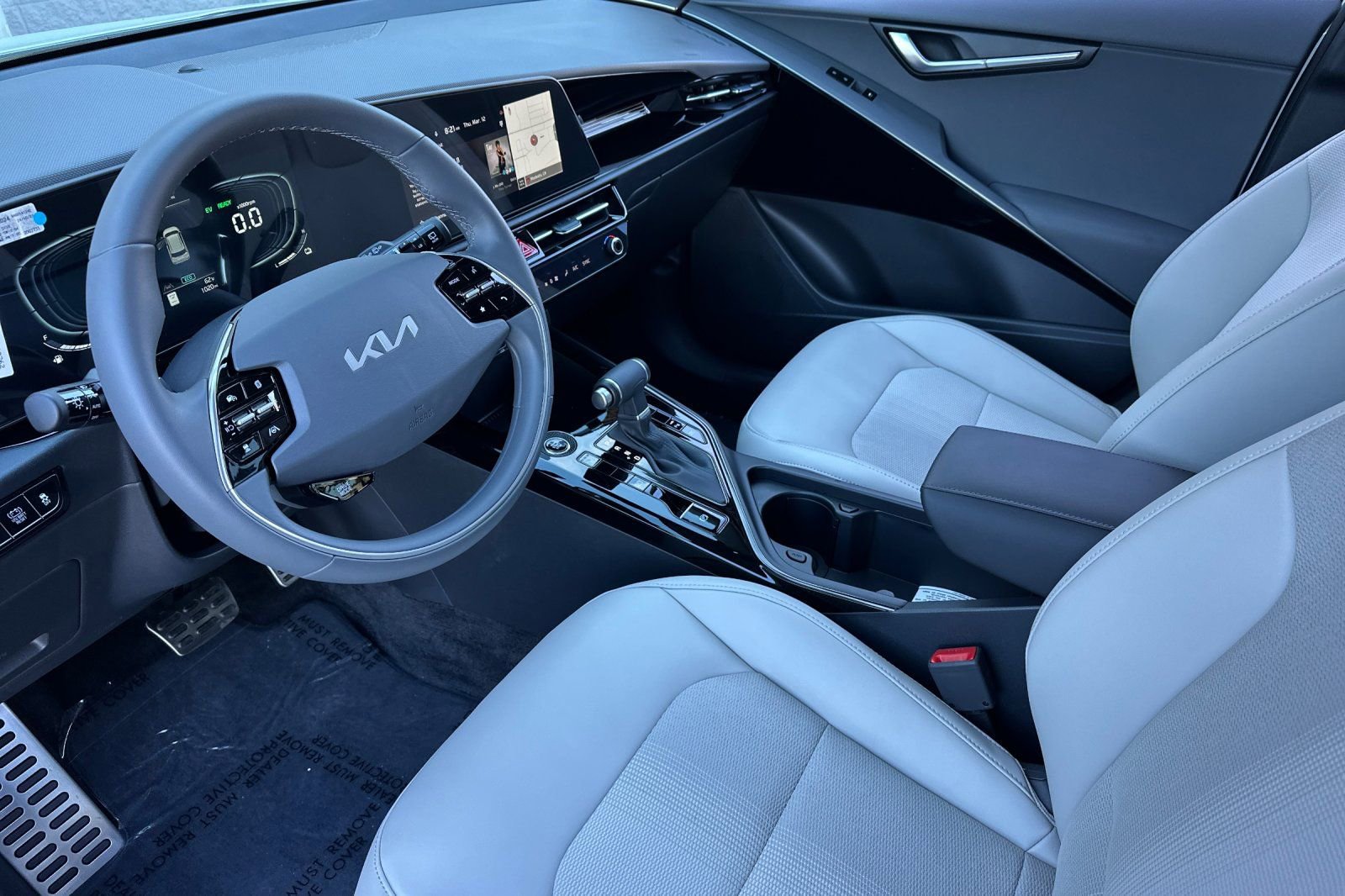 Used 2025 Kia Niro EX Touring image 7