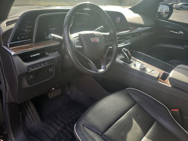Used 2021 Cadillac Escalade Premium Luxury image 28