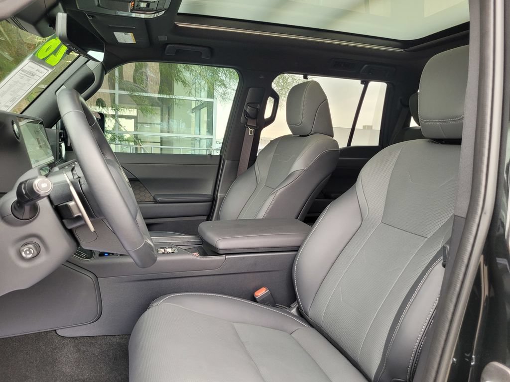 Used 2026 Lexus GX 550 w/ Accessory Package (31) AWD/4WD image 12