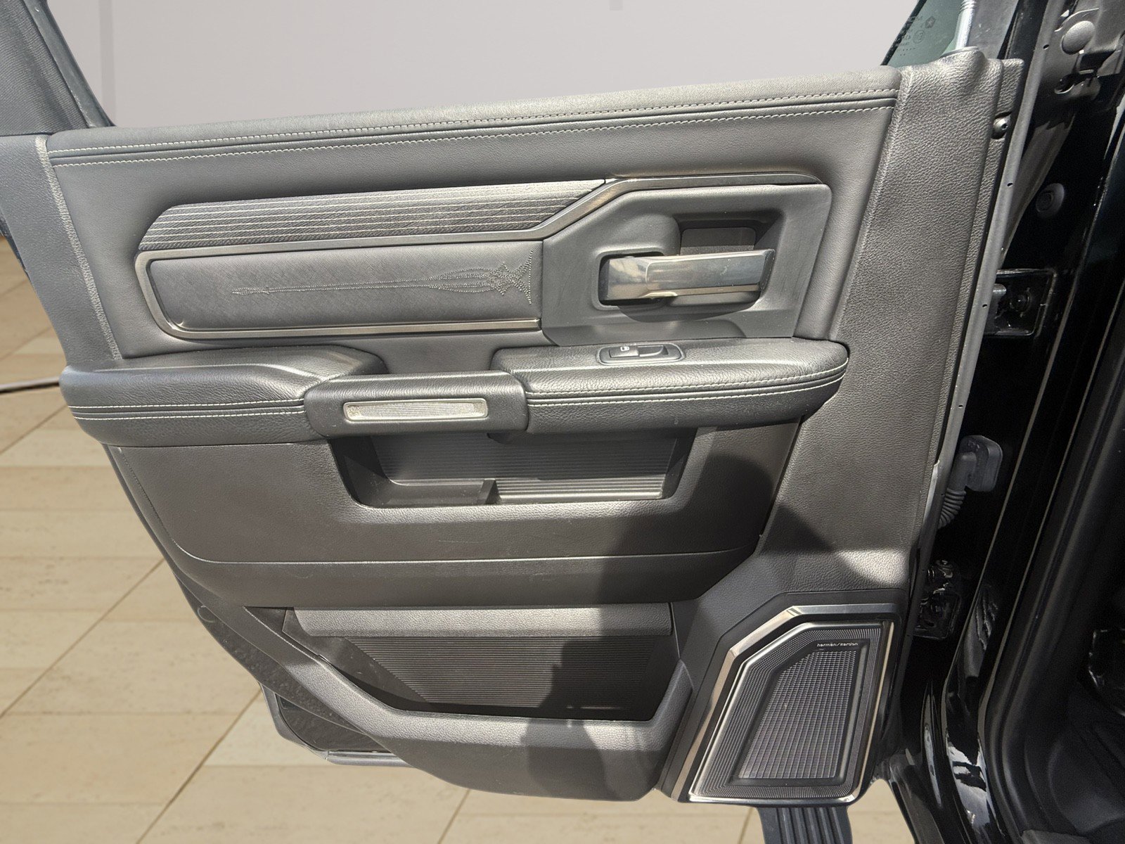 Used 2019 RAM 2500 Limited image 28